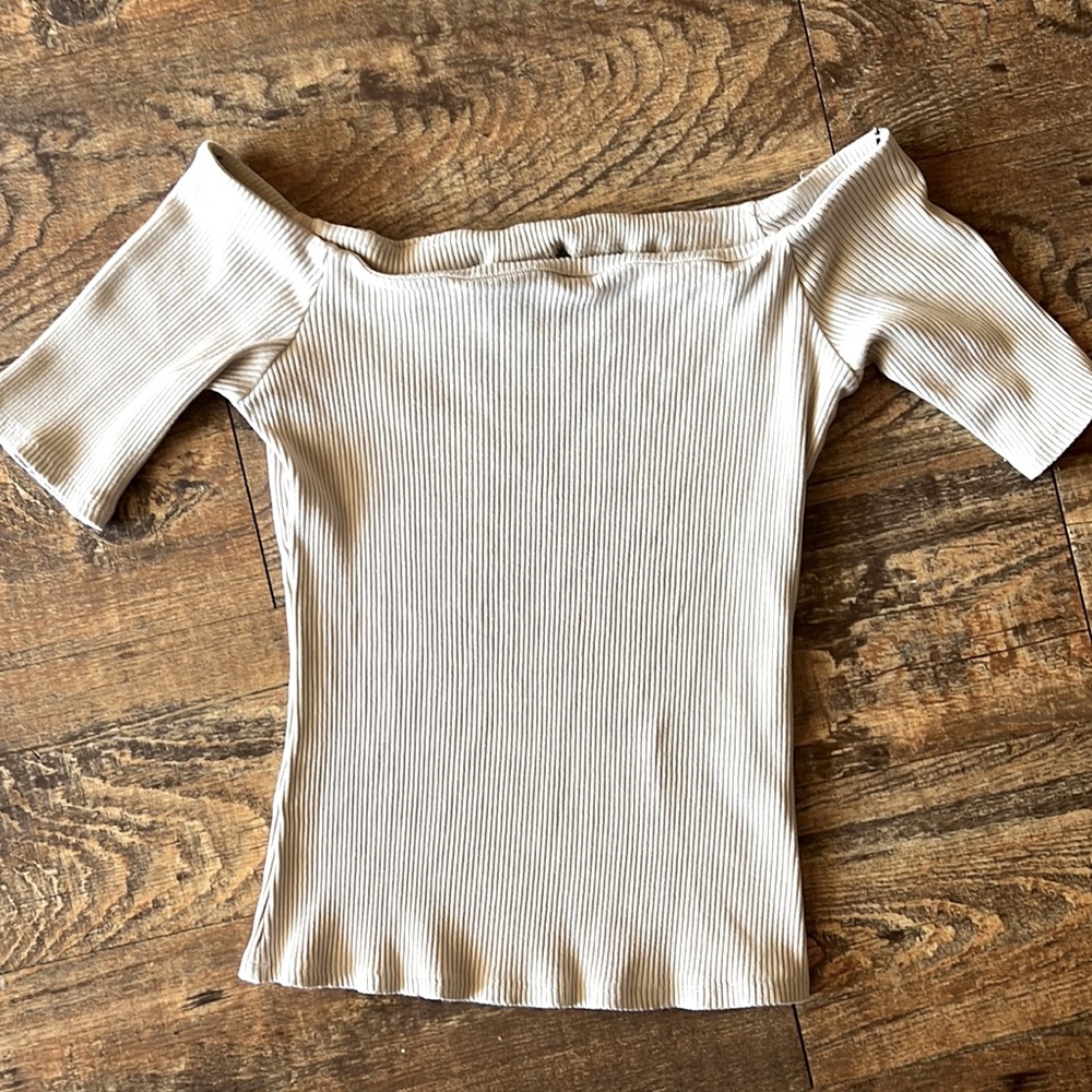 HM nude off shoulder ribbed ss top